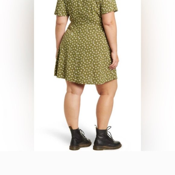 Nordstrom rack Abound Olive Green Vintaged Daisy Dress lightweight 1X - Picture 16 of 16